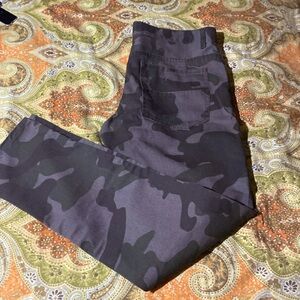 Men’s camouflaged pants (24)